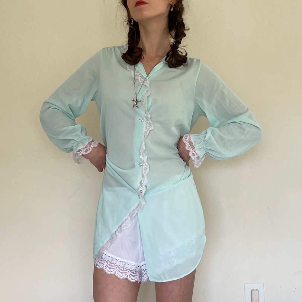 Vintage frilly lace button up